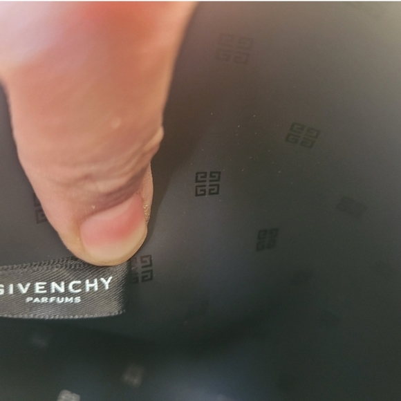 Givenchy pouch - Picture 16 of 16
